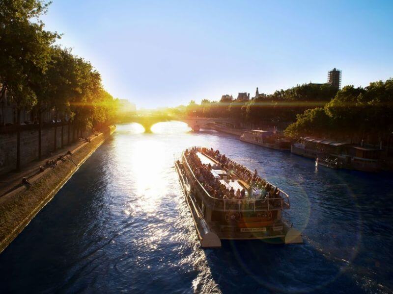 Seine River Cruise am Tag