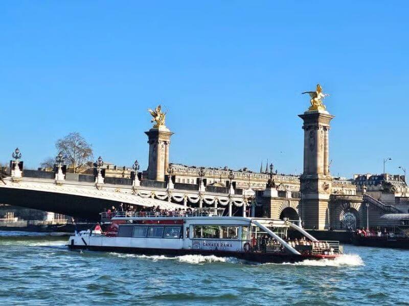 Seine Bootstour + Canal Saint Martin